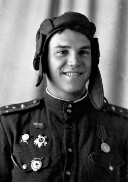 Иллюстрация к книге — Командир Т-34. На танке до Победы [ris.20.jpg]