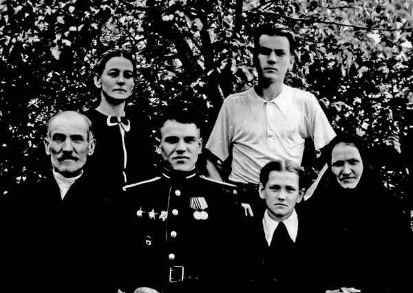 Иллюстрация к книге — Командир Т-34. На танке до Победы [ris.21.jpg]