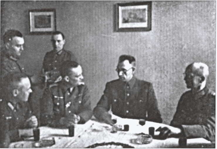 Иллюстрация к книге — Власов как "монумент предательству" [i_019.jpg]