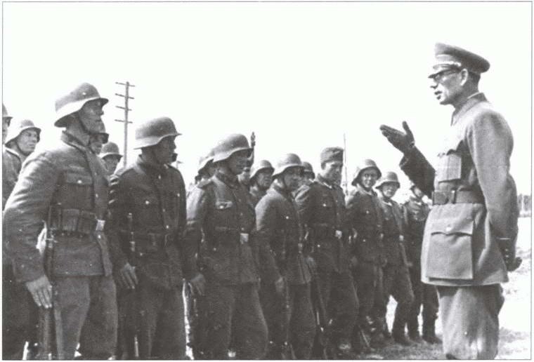 Иллюстрация к книге — Власов как "монумент предательству" [i_028.jpg]