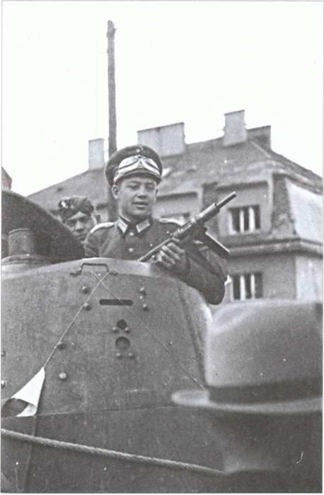 Иллюстрация к книге — Власов как "монумент предательству" [i_031.jpg]