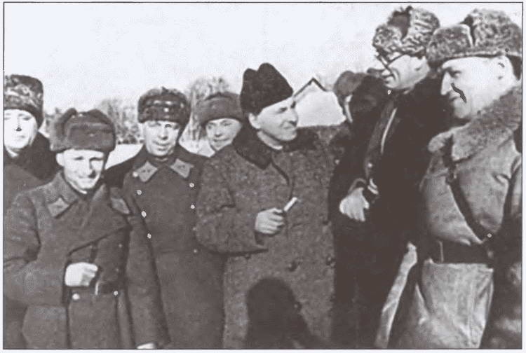 Иллюстрация к книге — Иуды в погонах [i_003.jpg]