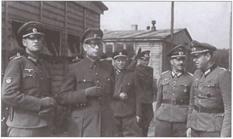 Иллюстрация к книге — Иуды в погонах [i_011.jpg]