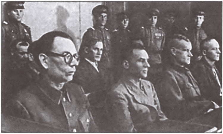 Иллюстрация к книге — Иуды в погонах [i_013.jpg]