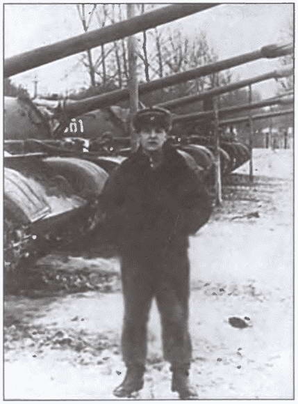 Иллюстрация к книге — Иуды в погонах [i_027.jpg]