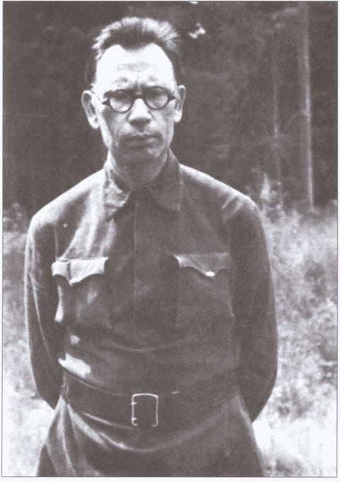 Иллюстрация к книге — Предатели и палачи [i_003.jpg]