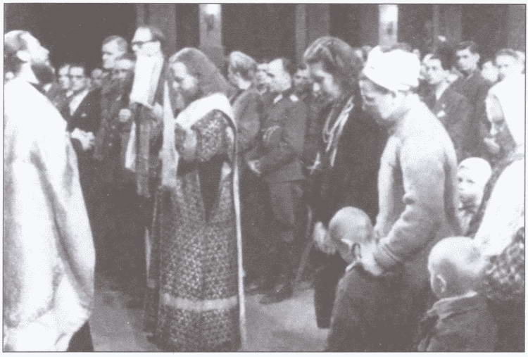 Иллюстрация к книге — Предатели и палачи [i_006.jpg]