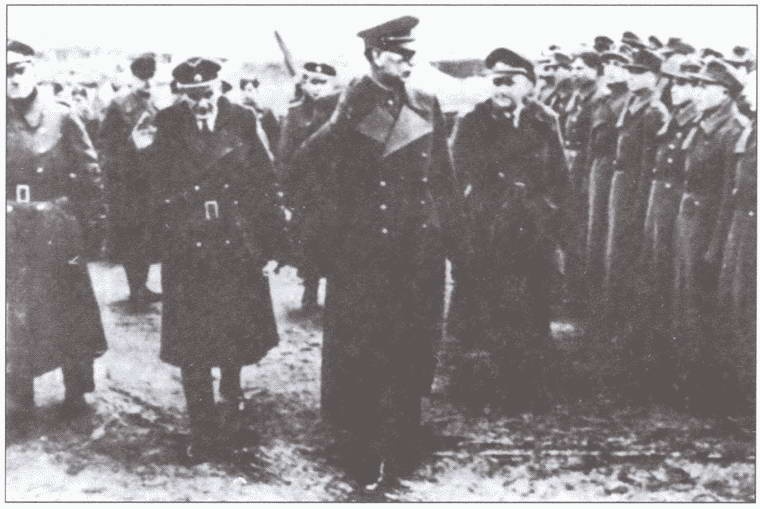 Иллюстрация к книге — Предатели и палачи [i_012.jpg]