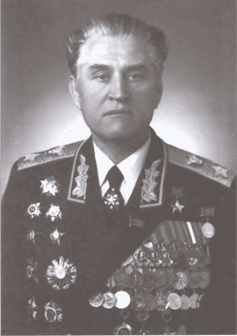 Иллюстрация к книге — Расстрелять перед строем [i_023.jpg]