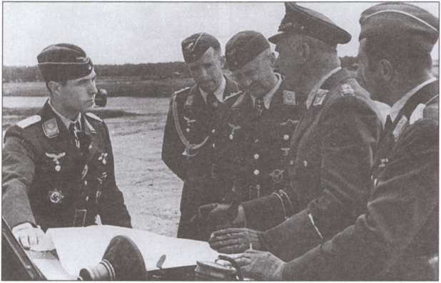 Иллюстрация к книге — Асы против асов. В борьбе за небесное господство. 1941–1945 [i_013.jpg]