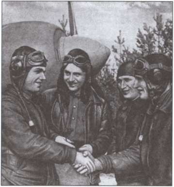 Иллюстрация к книге — Асы против асов. В борьбе за небесное господство. 1941–1945 [i_035.jpg]