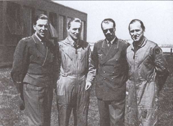 Иллюстрация к книге — Асы против асов. В борьбе за небесное господство. 1941–1945 [i_042.jpg]