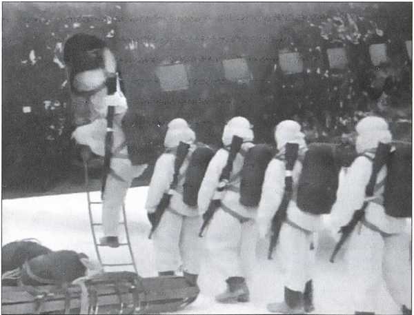 Иллюстрация к книге — Генерал Маргелов [i_008.jpg]