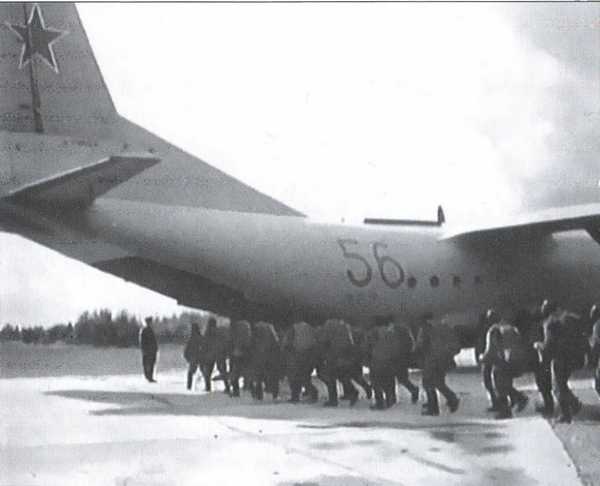 Иллюстрация к книге — Генерал Маргелов [i_030.jpg]