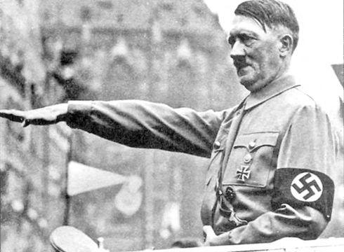 Иллюстрация к книге — Накануне 1941 года. Гитлер идет на Россию [i_006.jpg]