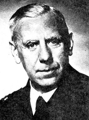 Иллюстрация к книге — Накануне 1941 года. Гитлер идет на Россию [i_019.jpg]