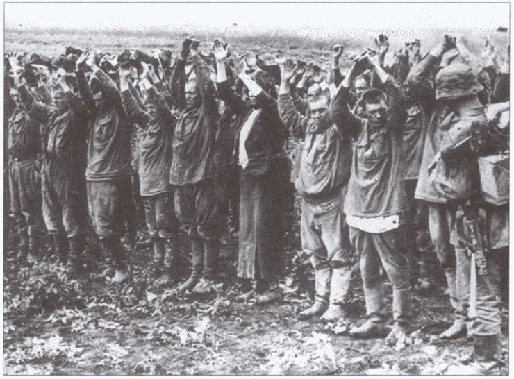 Иллюстрация к книге — Плен. Жизнь и смерть в немецких лагерях [i_010.jpg]