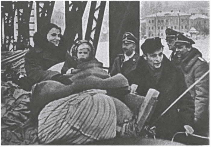 Иллюстрация к книге — «Советские немцы» и другие фольксдойче в войсках СС [i_012.jpg]