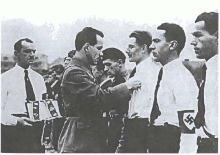 Иллюстрация к книге — «Советские немцы» и другие фольксдойче в войсках СС [i_059.jpg]