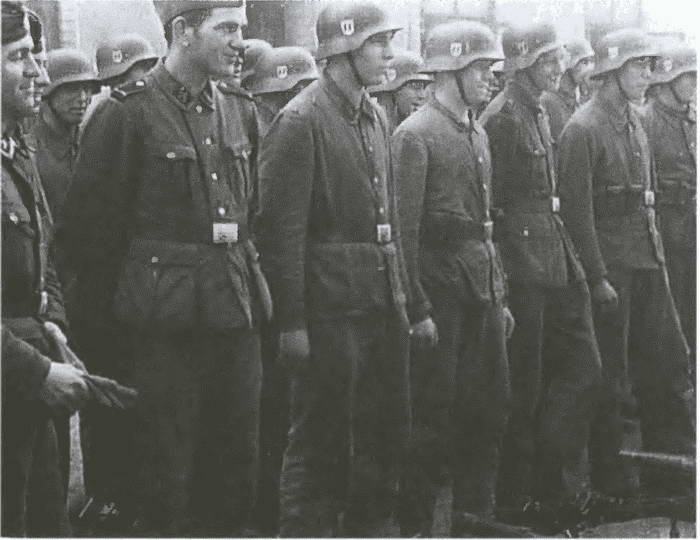 Иллюстрация к книге — «Советские немцы» и другие фольксдойче в войсках СС [i_084.jpg]