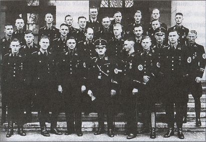 Иллюстрация к книге — 38-я гренадерская дивизия СС «Нибелунги» [i_003.jpg]