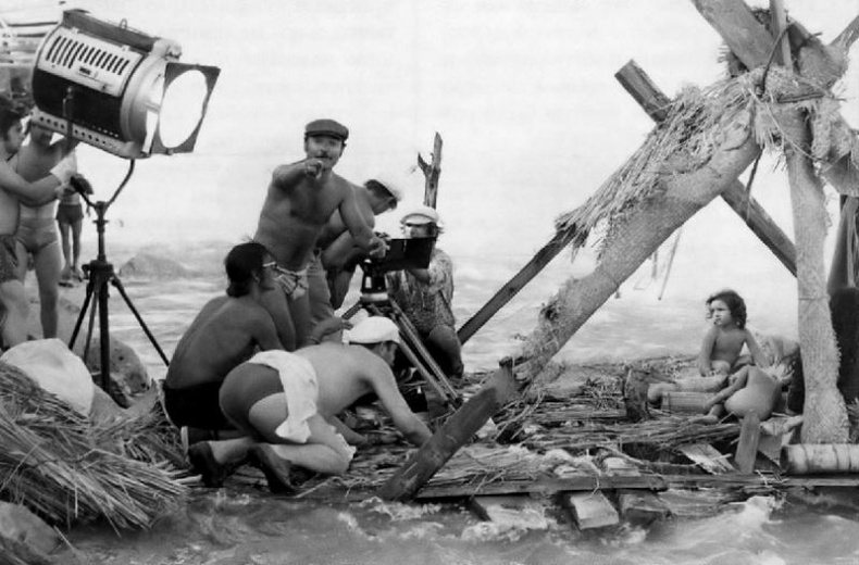 Иллюстрация к книге — Театр абсурда. Во что превратили Россию [i_043.jpg]