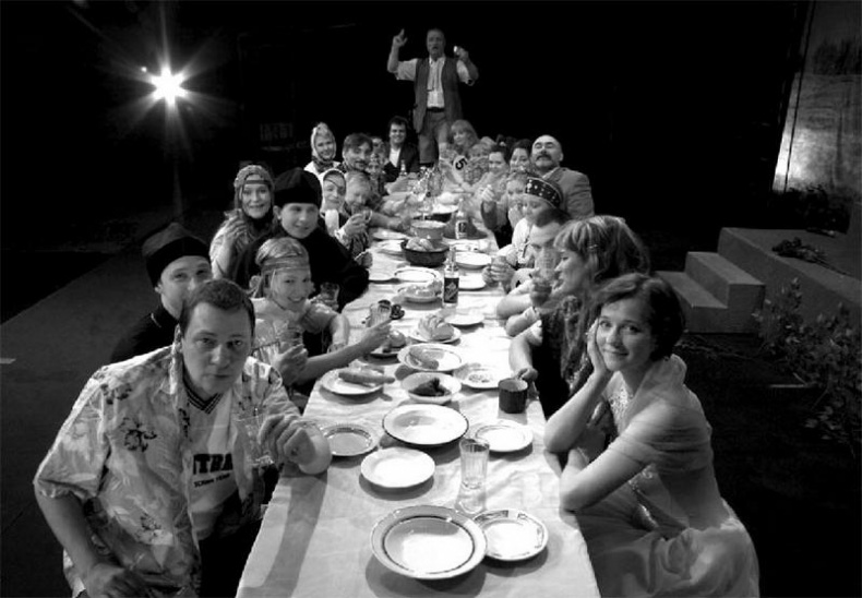 Иллюстрация к книге — Театр абсурда. Во что превратили Россию [i_048.jpg]