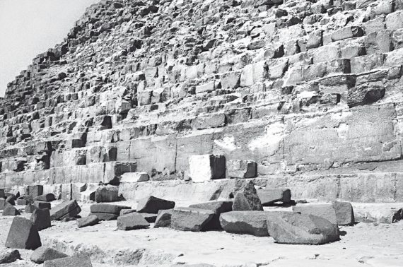 Иллюстрация к книге — Первое чудо света. Как и для чего были построены египетские пирамиды [i_091.jpg]