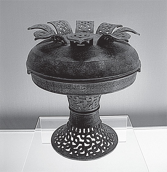 Иллюстрация к книге — Китайская империя. От Сына Неба до Мао Цзэдуна [i_019.jpg]