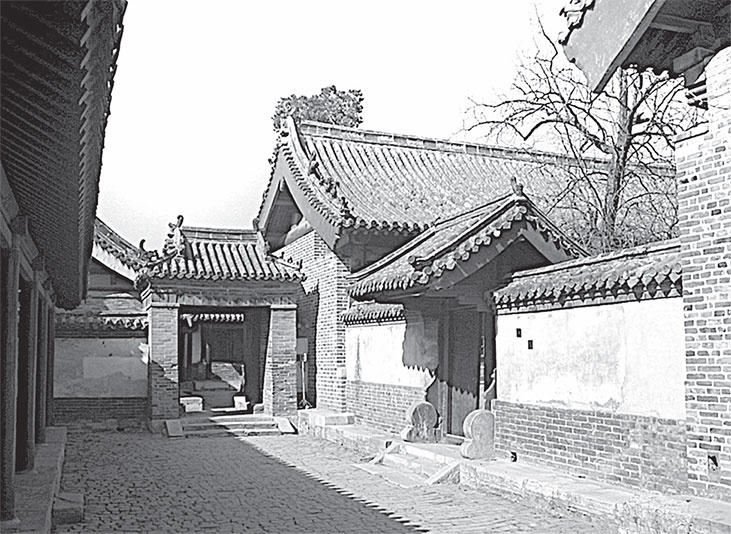 Иллюстрация к книге — Китайская империя. От Сына Неба до Мао Цзэдуна [i_027.jpg]