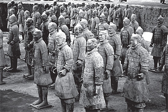 Иллюстрация к книге — Китайская империя. От Сына Неба до Мао Цзэдуна [i_033.jpg]