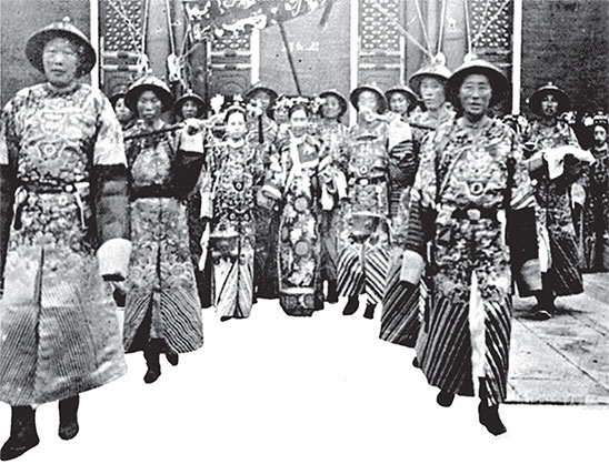 Иллюстрация к книге — Китайская империя. От Сына Неба до Мао Цзэдуна [i_088.jpg]