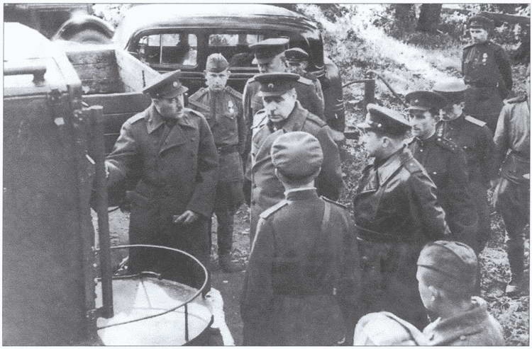 Иллюстрация к книге — Маршал Говоров [i_008.jpg]