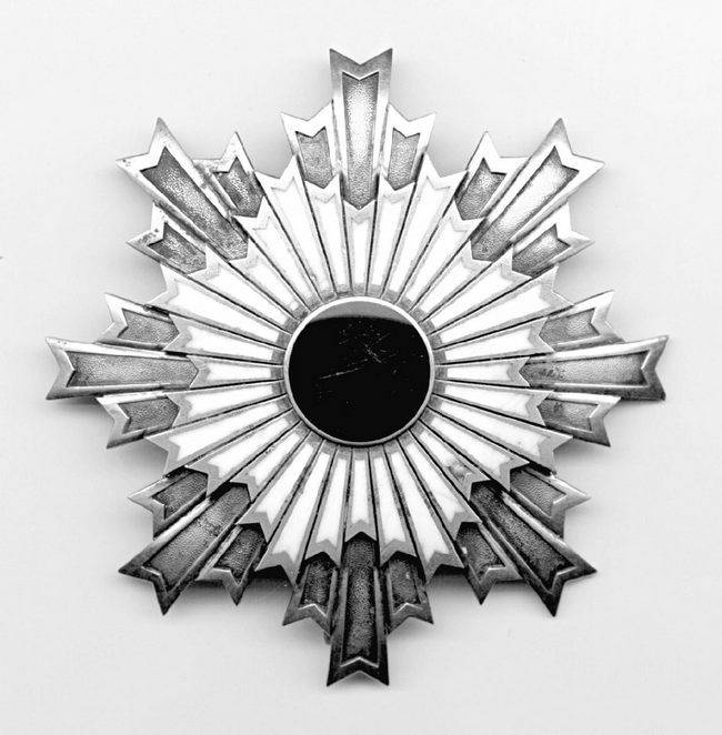 Иллюстрация к книге — Японская империя. История страны самураев [i_057.jpg]