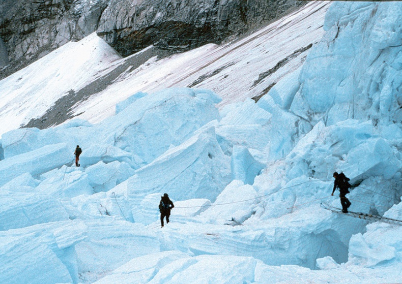 Иллюстрация к книге — Эверест. Смертельное восхождение [i_010.jpg]