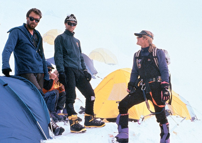 Иллюстрация к книге — Эверест. Смертельное восхождение [i_017.jpg]