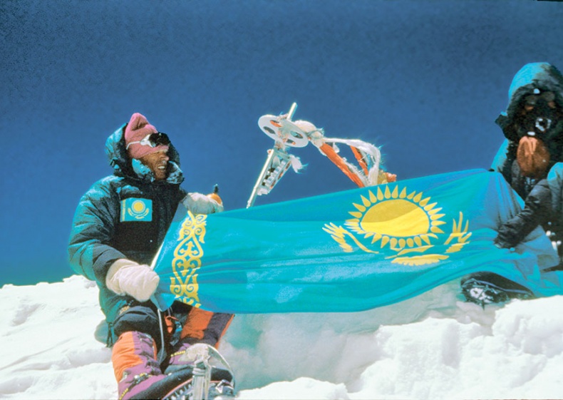 Иллюстрация к книге — Эверест. Смертельное восхождение [i_024.jpg]