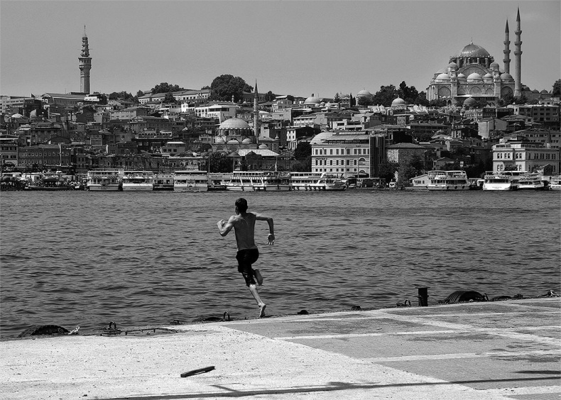 Иллюстрация к книге — Убийца из города абрикосов. Незнакомая Турция - о чем молчат путеводители [i_016.jpg]