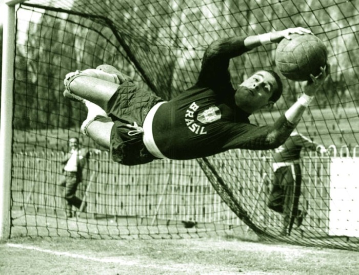 Иллюстрация к книге — Лев Яшин. Легендарный вратарь [i_022.jpg]