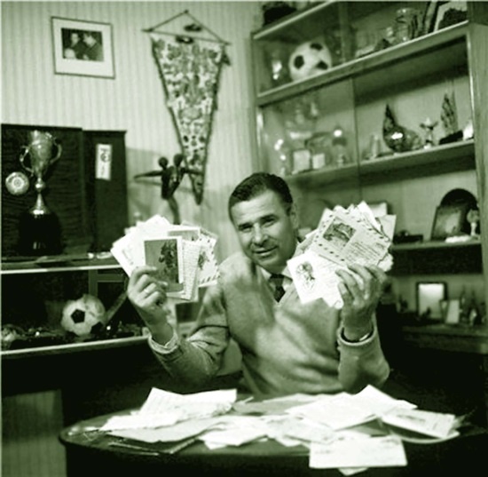 Иллюстрация к книге — Лев Яшин. Легендарный вратарь [i_027.jpg]