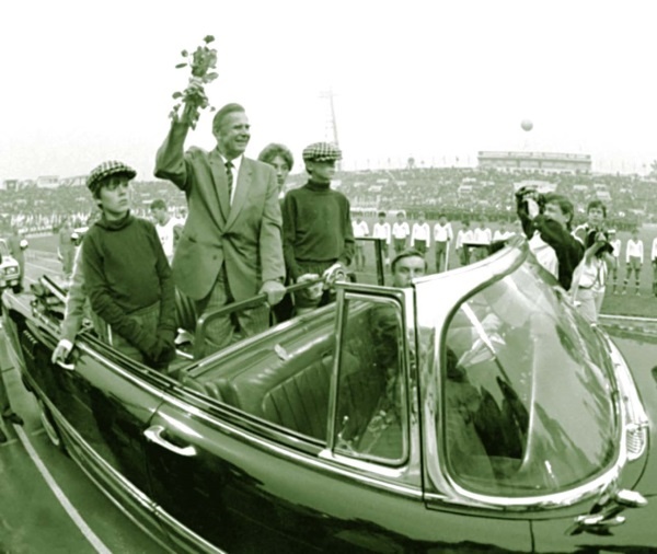 Иллюстрация к книге — Лев Яшин. Легендарный вратарь [i_032.jpg]