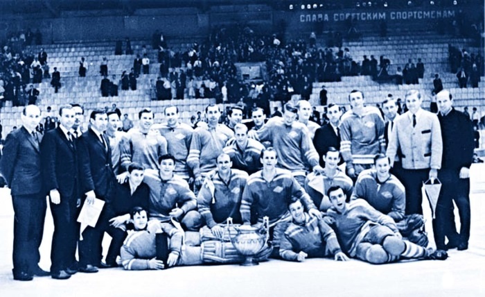 Иллюстрация к книге — Анатолий Тарасов. Битва железных тренеров [Autogen_eBook_id26.jpg]