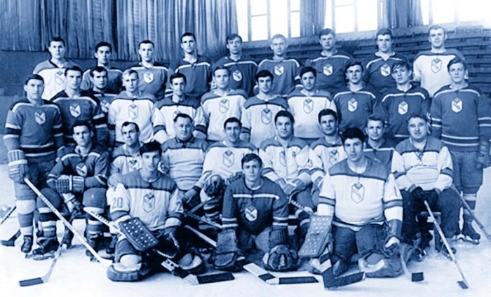 Иллюстрация к книге — Анатолий Тарасов. Битва железных тренеров [Autogen_eBook_id27.jpg]