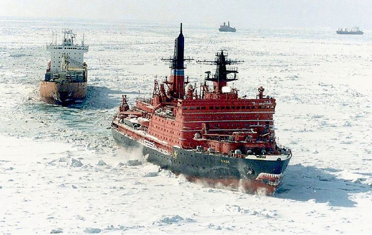 Иллюстрация к книге — Отечественные морские ледоколы. От "Ермака" до "50 лет победы" [i_028.jpg]