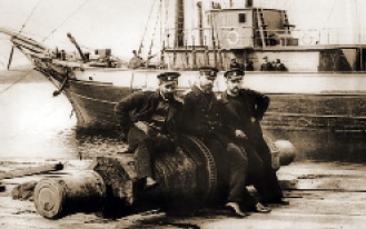 Иллюстрация к книге — В поисках Земли Санникова. Полярные экспедиции Толля и Колчака [i_003.jpg]