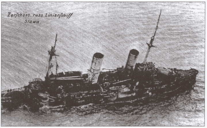 Иллюстрация к книге — Слава и трагедия балтийского линкора [i_005.jpg]