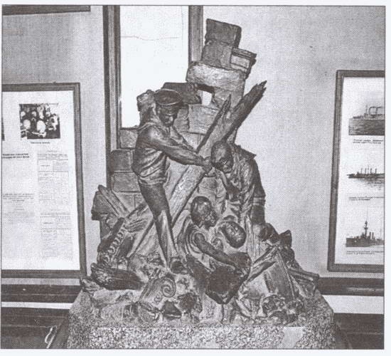 Иллюстрация к книге — Слава и трагедия балтийского линкора [i_011.jpg]