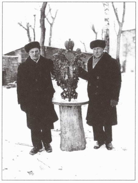 Иллюстрация к книге — Слава и трагедия балтийского линкора [i_025.jpg]