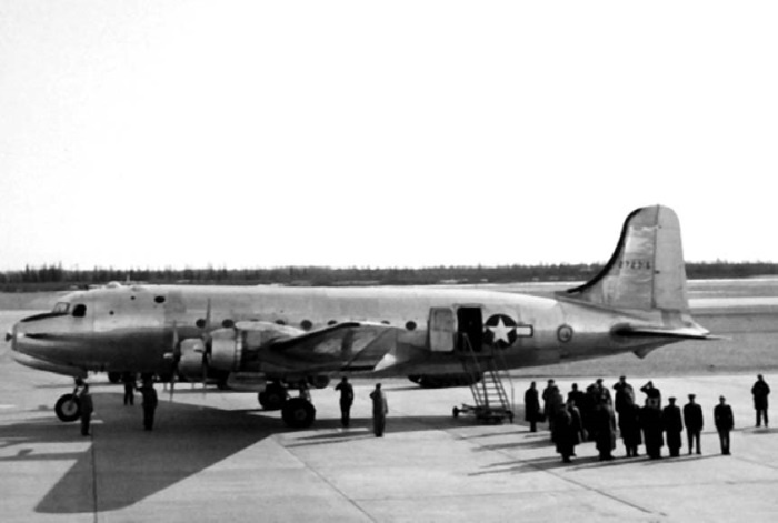 Иллюстрация к книге — Сергей Круглов. Два десятилетия в руководстве органов госбезопасности и внутренних дел СССР [i_028.jpg]