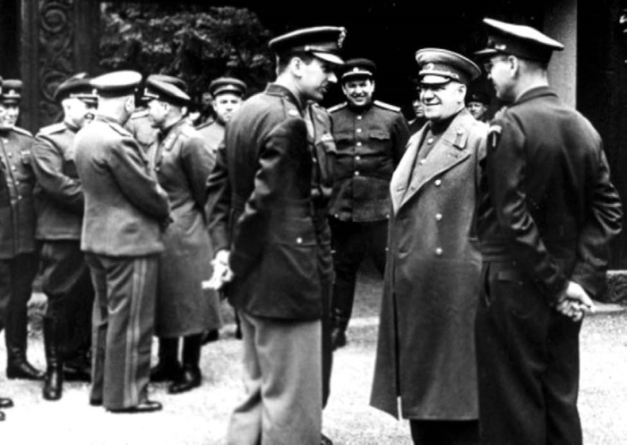 Иллюстрация к книге — Сергей Круглов. Два десятилетия в руководстве органов госбезопасности и внутренних дел СССР [i_037.jpg]